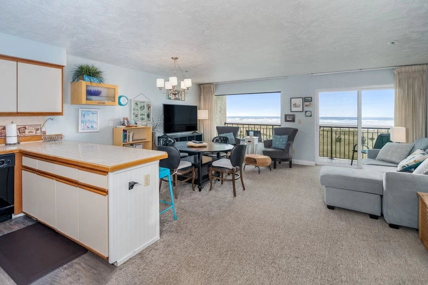 Seaside Beach Club 203 - Oceanfront Condo — photo 2