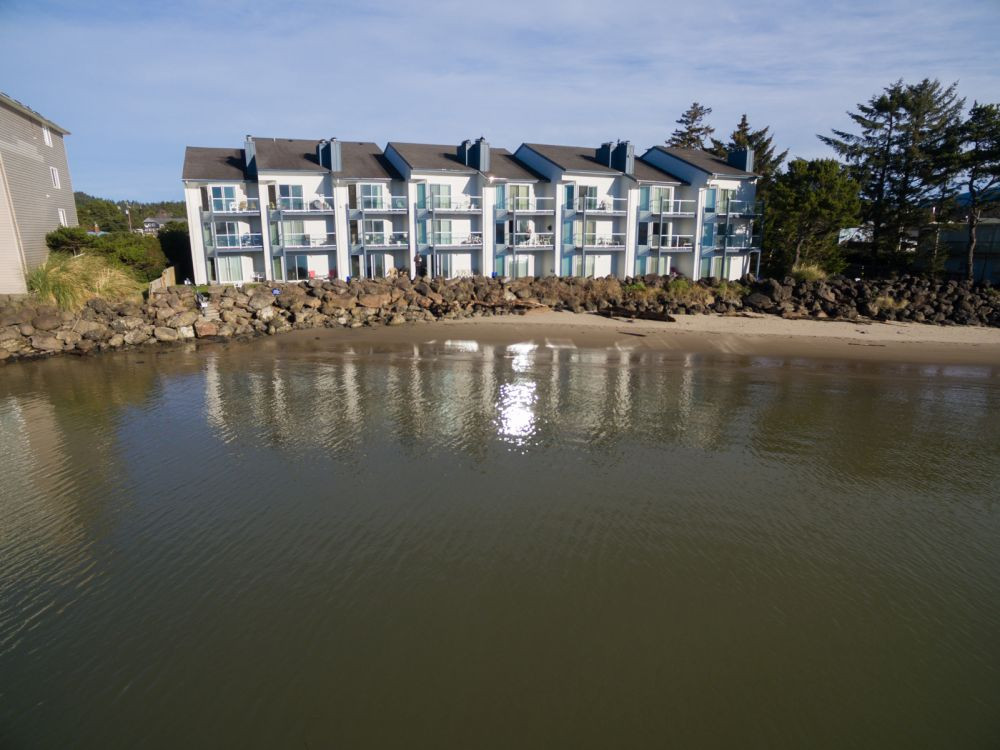 Dock of the Bay 105 Lincoln City NW