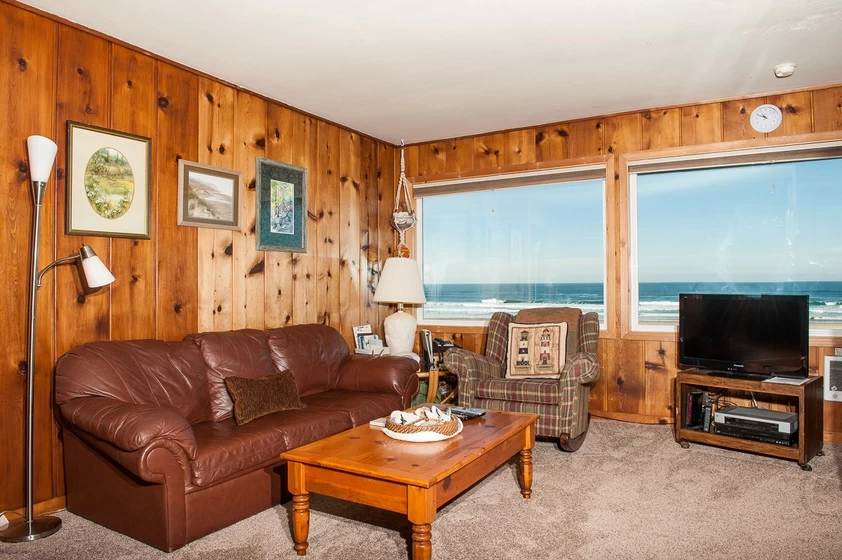 Beach Bungalow - Roads End, Direct Beach Access — photo 2