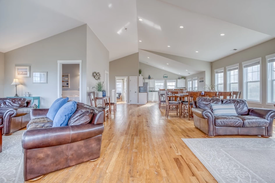 The Spindrift House - Game Room, Hot Tub — photo 4