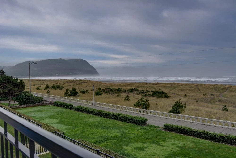 Seaside Beach Club Condos - Oceanfront on The Prom — photo 5