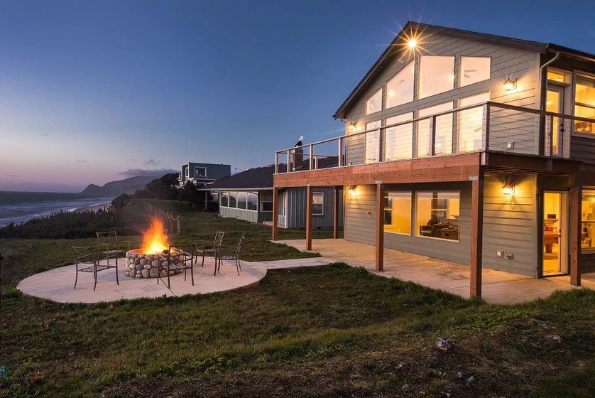 Pacific Breeze - Hot Tub, Game Room — photo 2