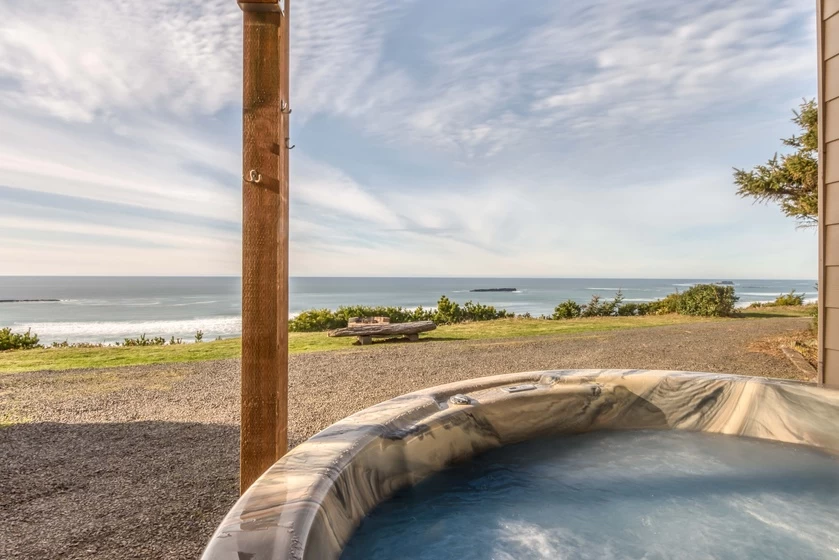 The Lookout - Private, Dogs Ok, Hot Tub — photo 4