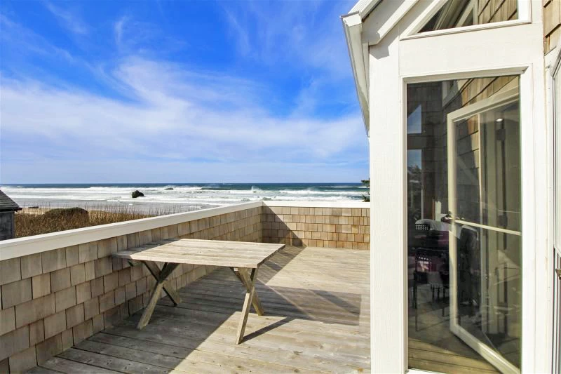 Ocean House - Steps away from the Beach! — photo 2