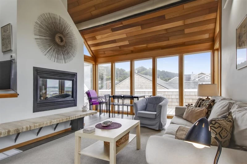 Ocean House - Steps away from the Beach! — photo 4
