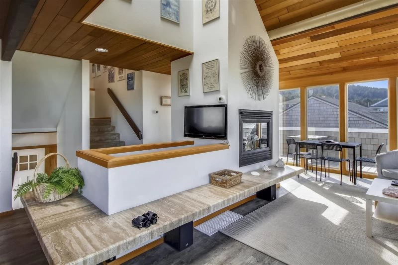 Ocean House - Steps away from the Beach! — photo 5