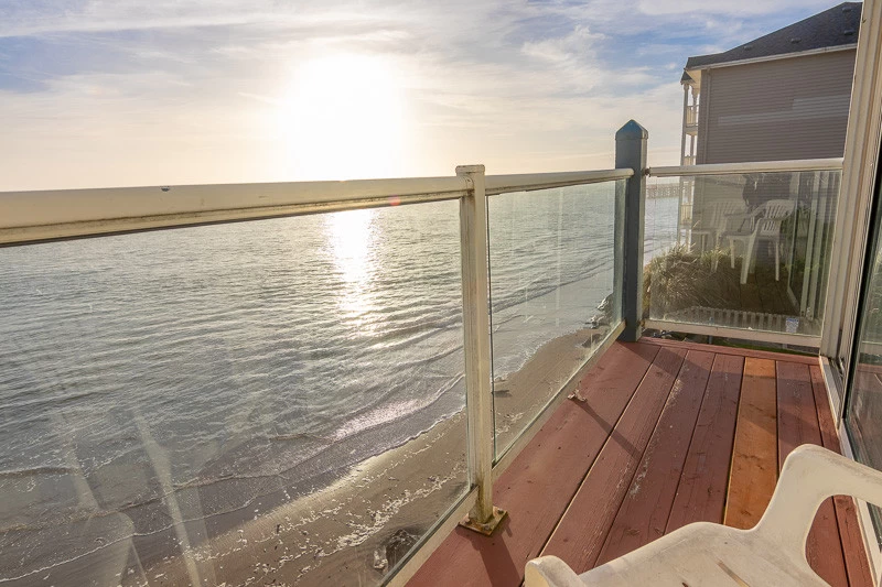 Dock of the Bay 305