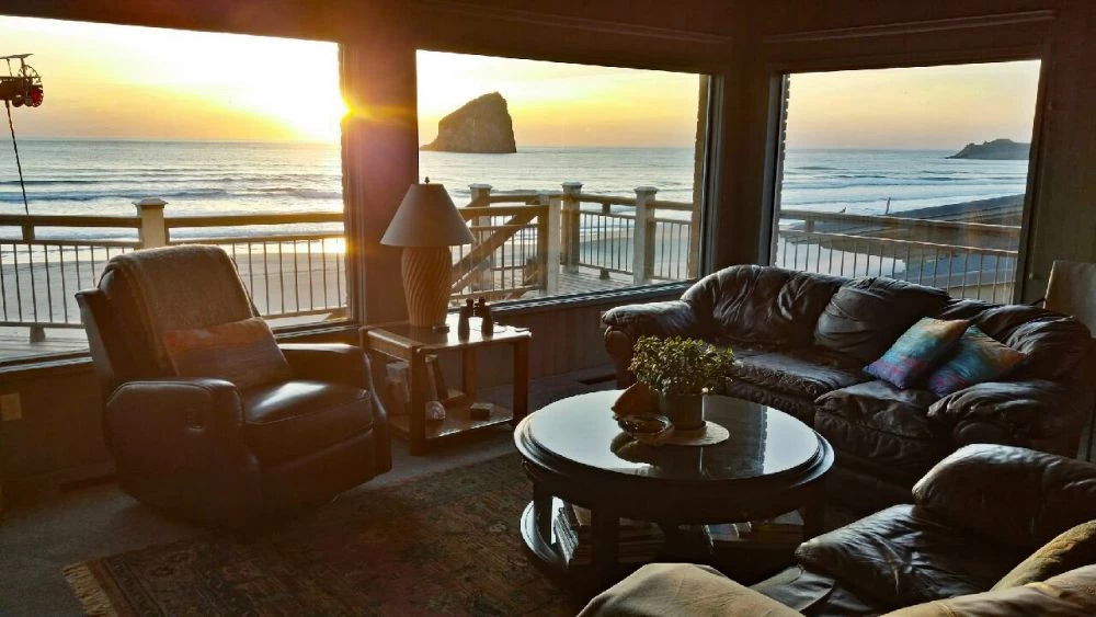 A Front Row to the Pacific — photo 3