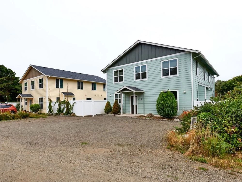 Surfers Beach Retreat - SwimSpa, 10+ Bedrooms