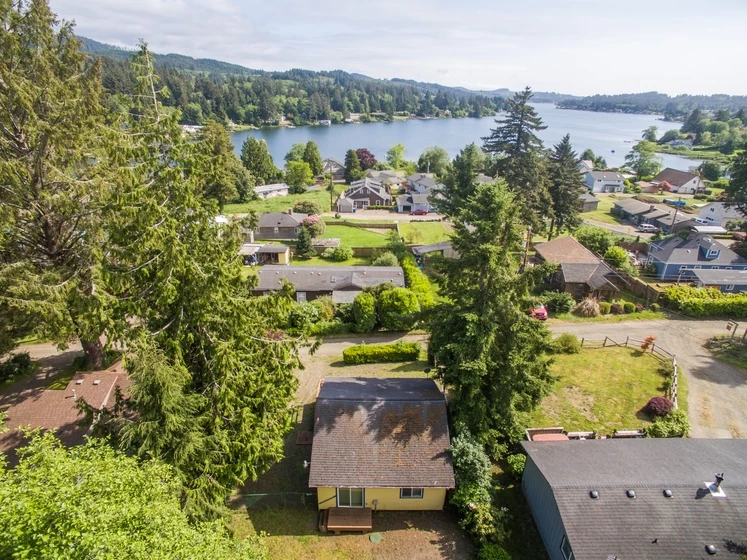 Lee's Place - Pet Friendly, Fenced Yard