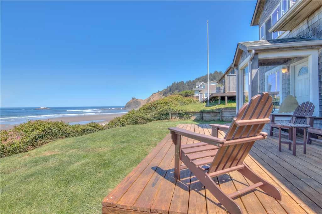 Changing Shores - Roads End - Private Beach Access