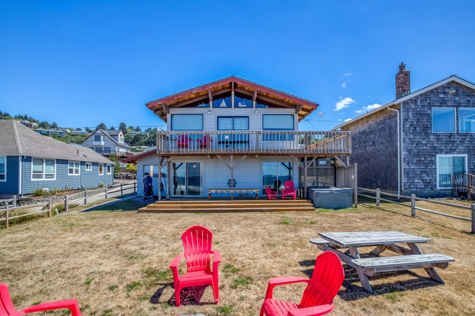 On the Beach - Roads End, Hot Tub, Game Room — photo 2
