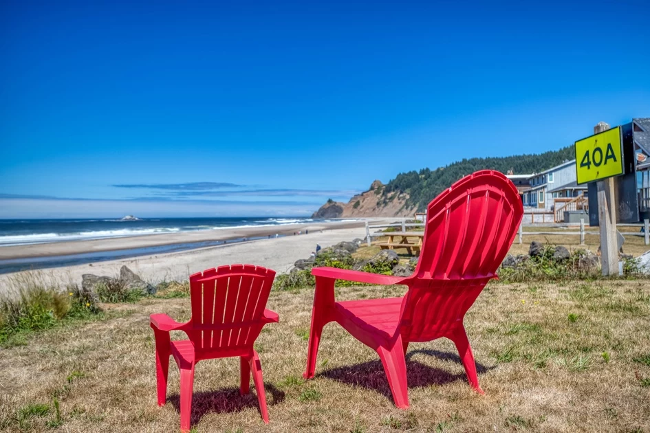 On the Beach - Roads End, Hot Tub, Game Room — photo 3