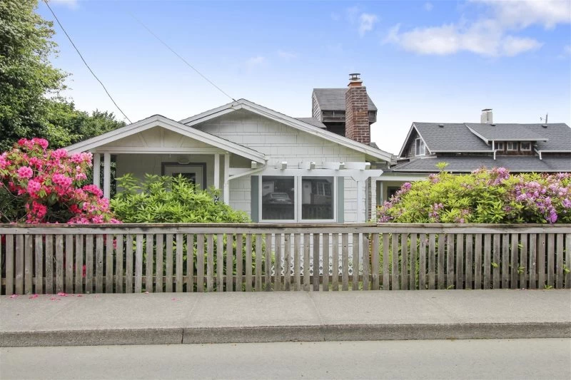 Sisters - Pet Friendly, Fenced Yard