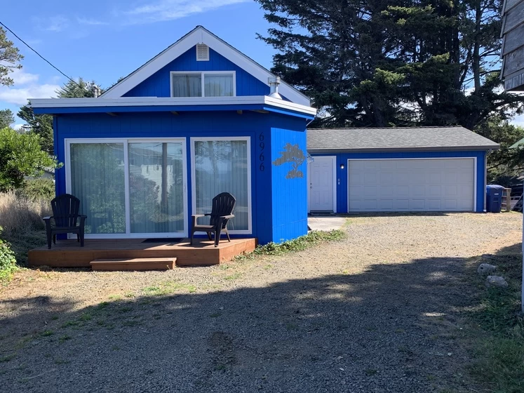 Woodley Beach House - Just 2 Blocks to Beach Access!