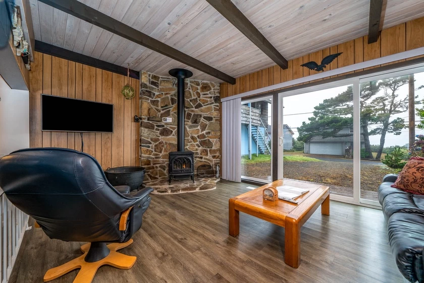 Woodley Beach House - Just 2 Blocks to Beach Access! — photo 2