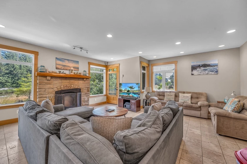 Schooner Creek Retreat