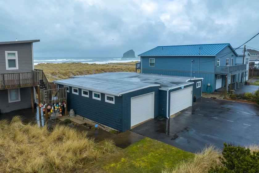 Sea Lion Crossing - Direct Beach Access — photo 3