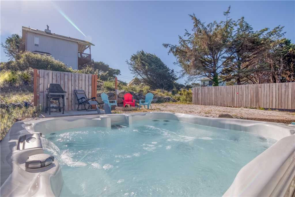 Octopus Garden - Olivia Beach, Hot Tub, Dog Friendly — photo 2