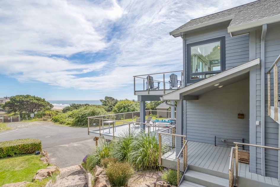 Breakwater Beach House - Roads End — photo 2
