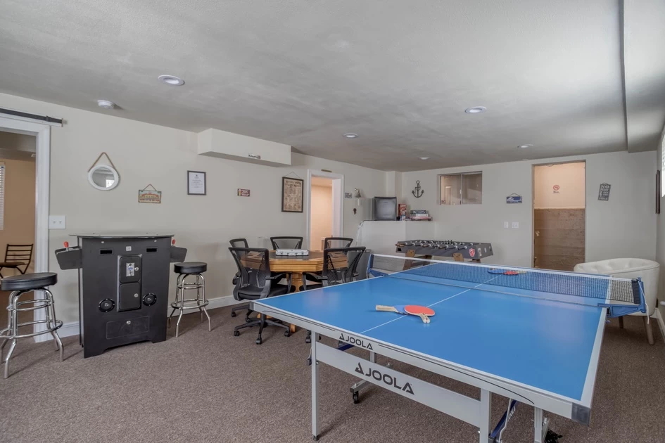 Beach Street Getaway - Seaside - Game Room, Bicycles — photo 4