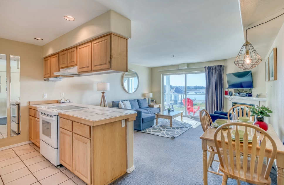 Bird's Nest Suite - Waters Edge — photo 3