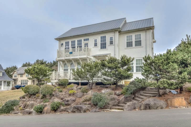 Carabel - Roads End, Pet Friendly Luxury