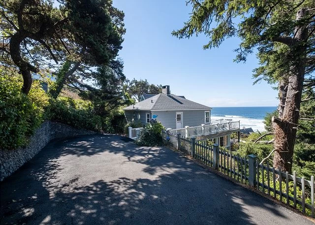 Porthole - Secluded, Ocean View Hot Tub — photo 2