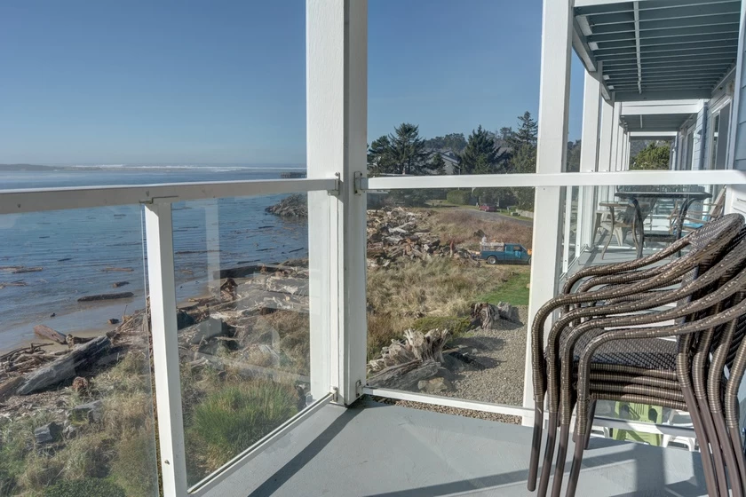 Waters Edge 308 — photo 2