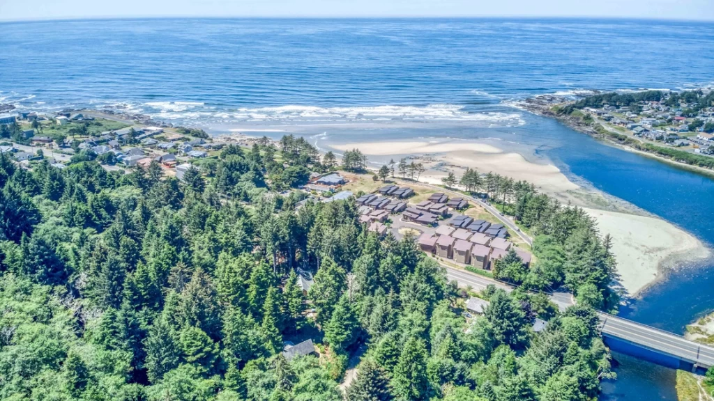 Guinevere's Cottage - Walk to Town & the Beach! — photo 5