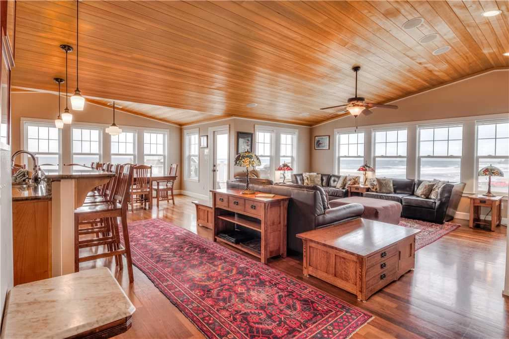 Fair Winds Journey - Roads End, Game Room, Hot Tub — photo 4