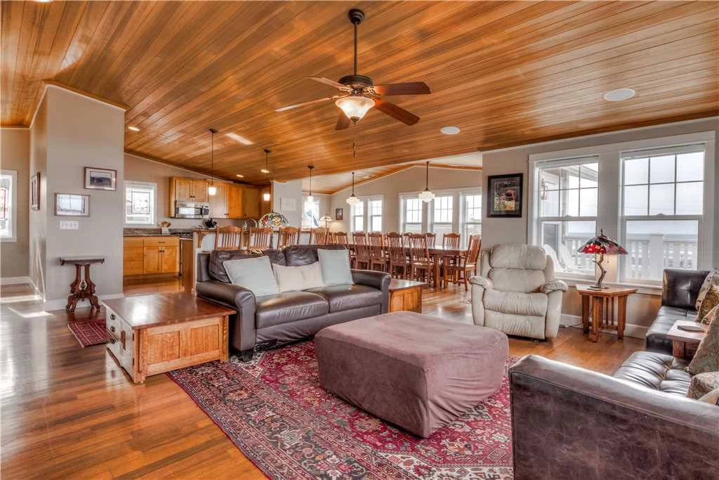 Fair Winds Journey - Roads End, Game Room, Hot Tub — photo 3