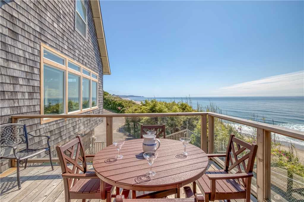 Lincoln Lighthouse - Hot Tub, Fenced Yard