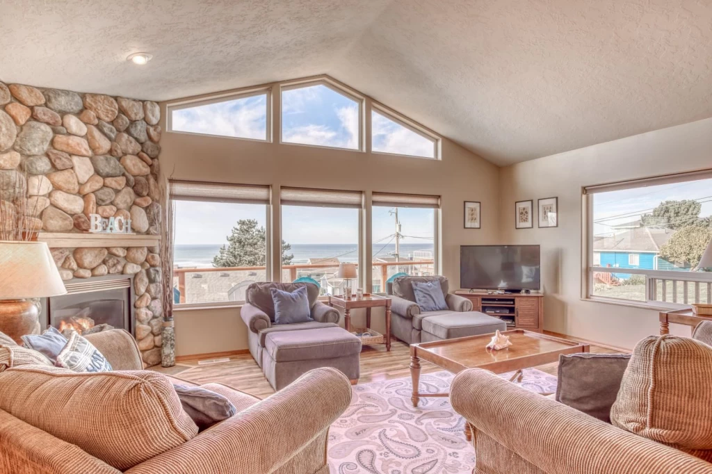 Hubbert Hideaway - Roads End, Game Room, Hot Tub — photo 4