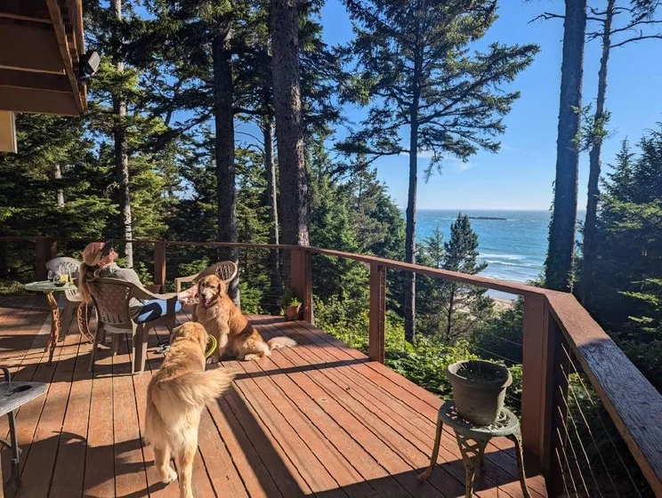 The Cedar House - Otter Rock