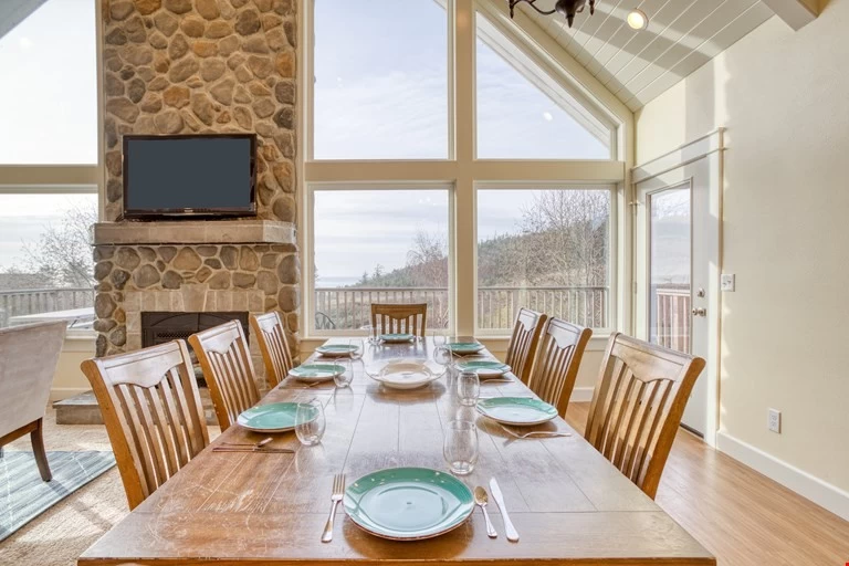 Netarts Coastal Retreat - Hot Tub, Carriage House & Cabin — photo 4