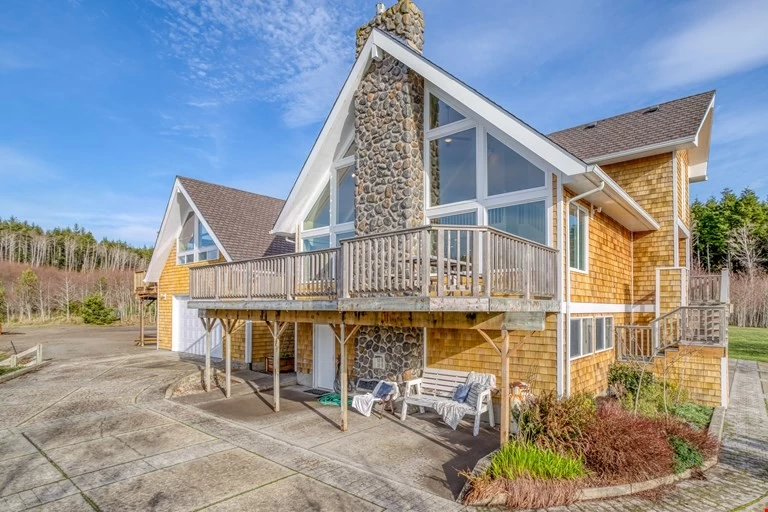 Netarts Coastal Retreat - Hot Tub, Carriage House & Cabin — photo 2