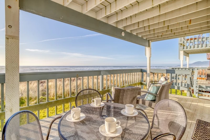 Whale Watcher Condo #1 - Direct Beach Access