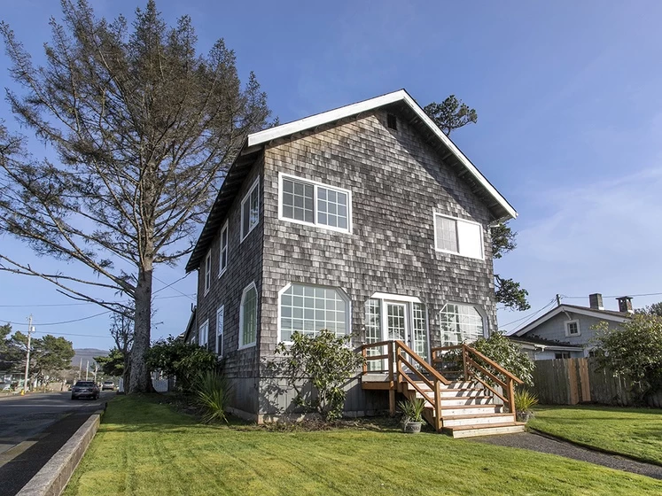 Surfers Paradise - Newly Remodeled!