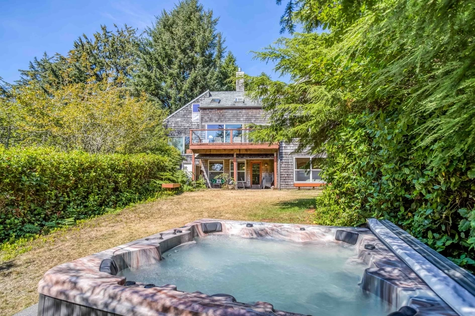 Otter Rock Hideaway - Hot Tub, Private Beach Access
