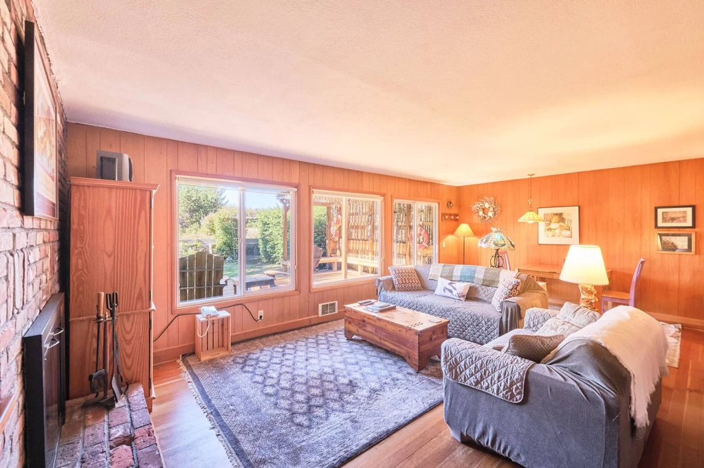 SeaNest - Pet Friendly, Fenced-in Yard — photo 4