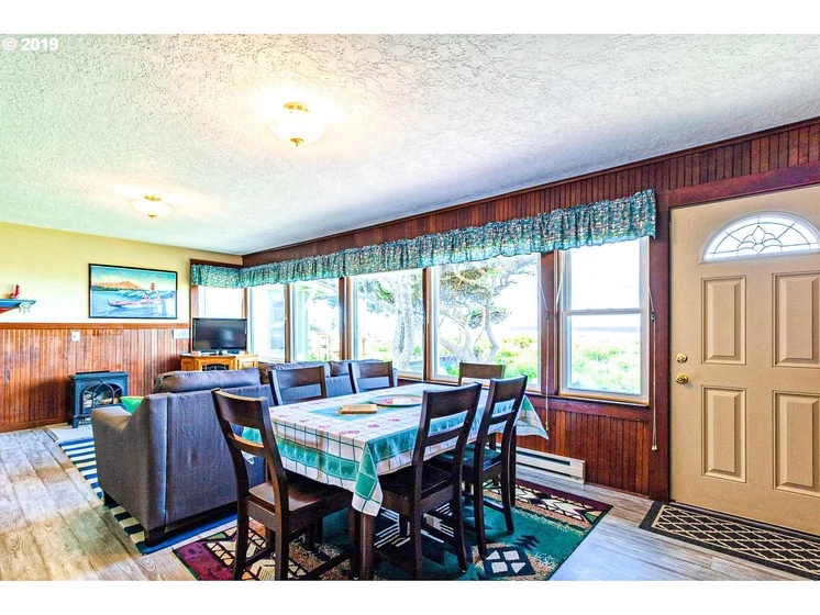 Rockaway Beachhouse - Private Beach Access — photo 4