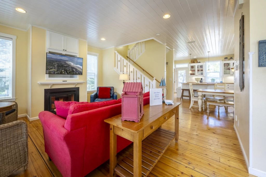 Americana + Suite | Bella Beach | Bikes | King Beds | Pet-Friendly | Hot Tub — photo 4