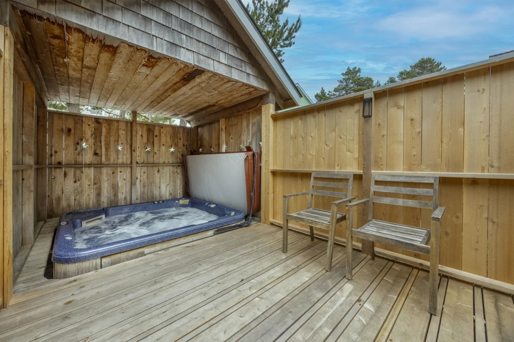 Americana + Suite | Bella Beach | Bikes | King Beds | Pet-Friendly | Hot Tub — photo 2