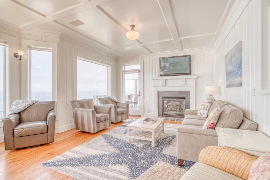 SeaGlass Cottage - Bella Beach, Hot Tub, EV Charging — photo 5