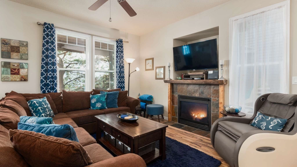 Twin Sands #168 - Hot Tub, 2 Master Suites, Dog Friendly — photo 3