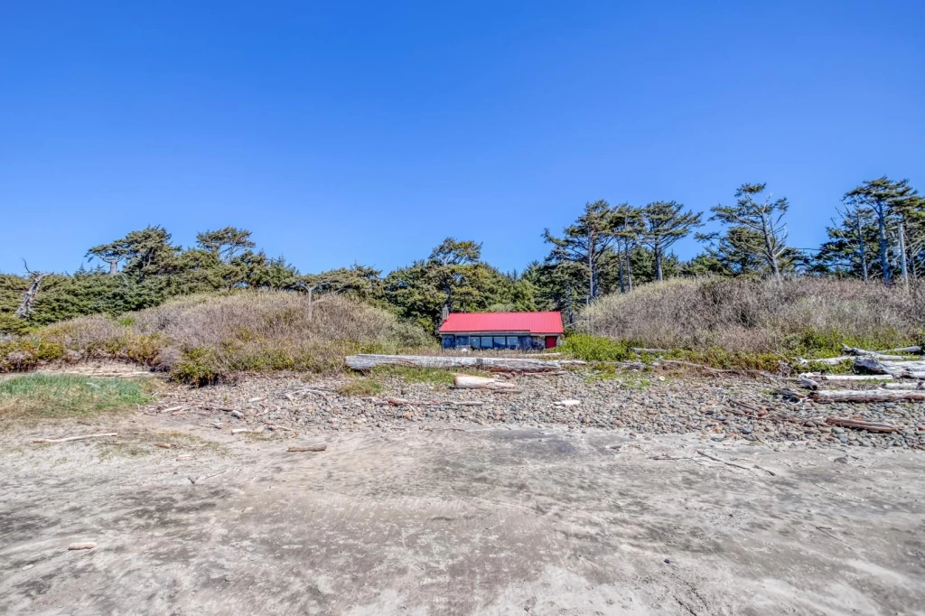 Rustic Retreat - Private Beach Access — photo 2
