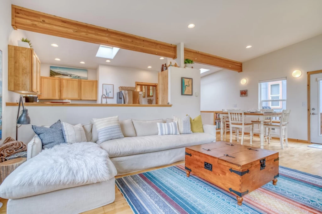 Modern Manzanita Retreat - Hot Tub, Dog Friendly — photo 4
