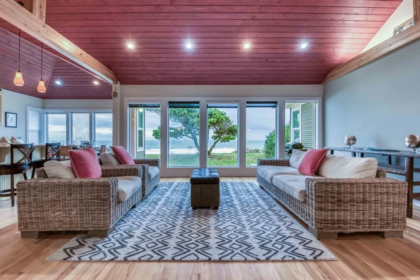 Oceans Edge - Hot Tub, Pet Friendly — photo 2