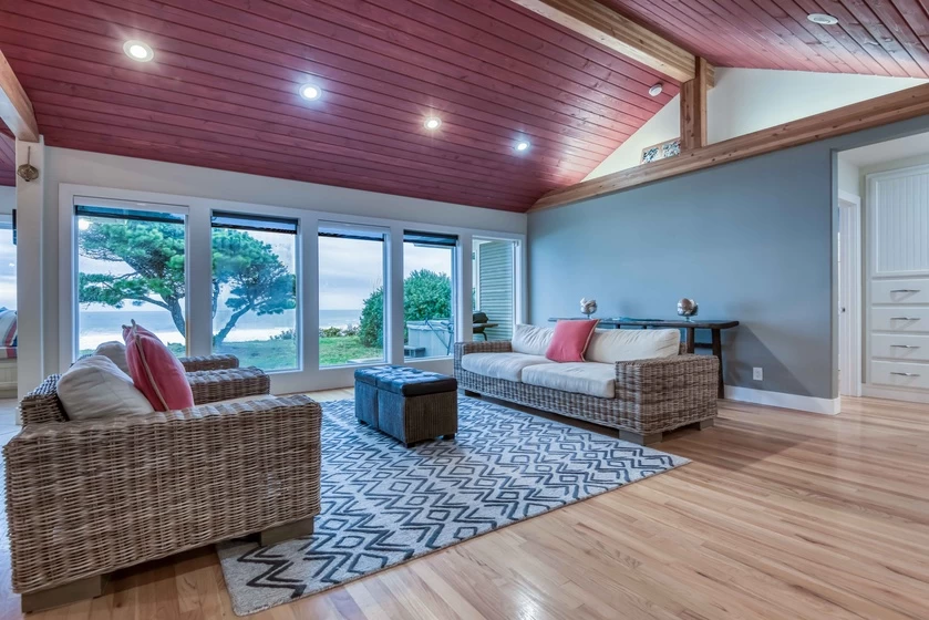 Oceans Edge - Hot Tub, Pet Friendly — photo 3